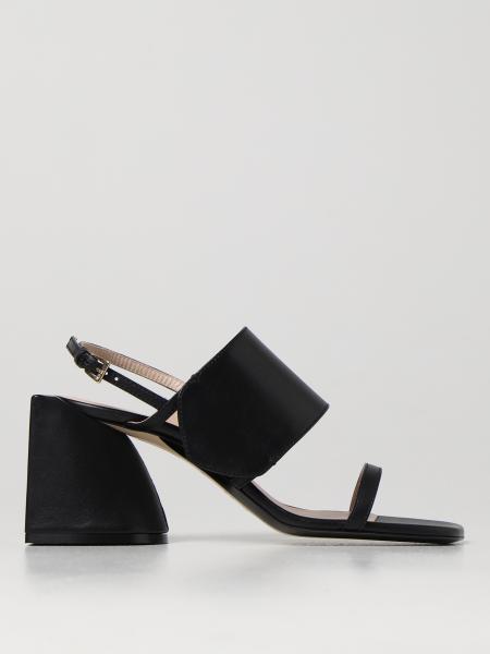 Heeled sandal N ° 21 in leather