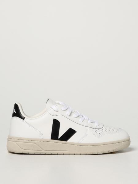 Veja trainers in leather