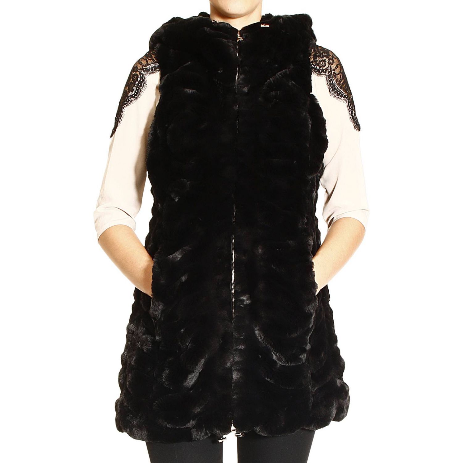Patrizia Pepe Outlet: SMANICATO ECOPELLICCIA CON CAPPUCCIO - Nero | Giacca  Patrizia Pepe 2l0609 a1gj GIGLIO.COM