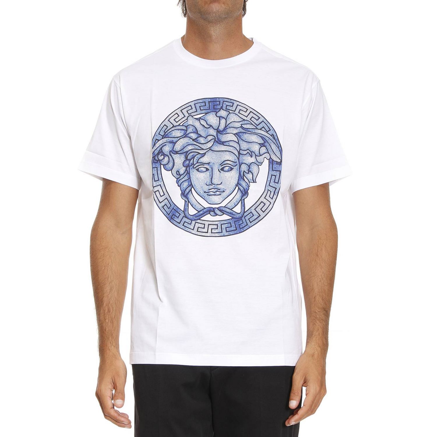 Джанни версаче медуза горгона. Версаче signature духи. Версаче символ. Версаче логотип в 3д. Версаче перевод.