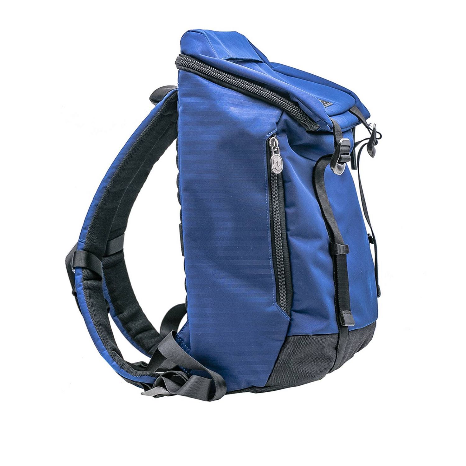 Invicta Outlet: Zaino multifunzionale in nylon full zip con tasca per  tablet - Blue | Zaino Invicta 4458160 GIGLIO.COM