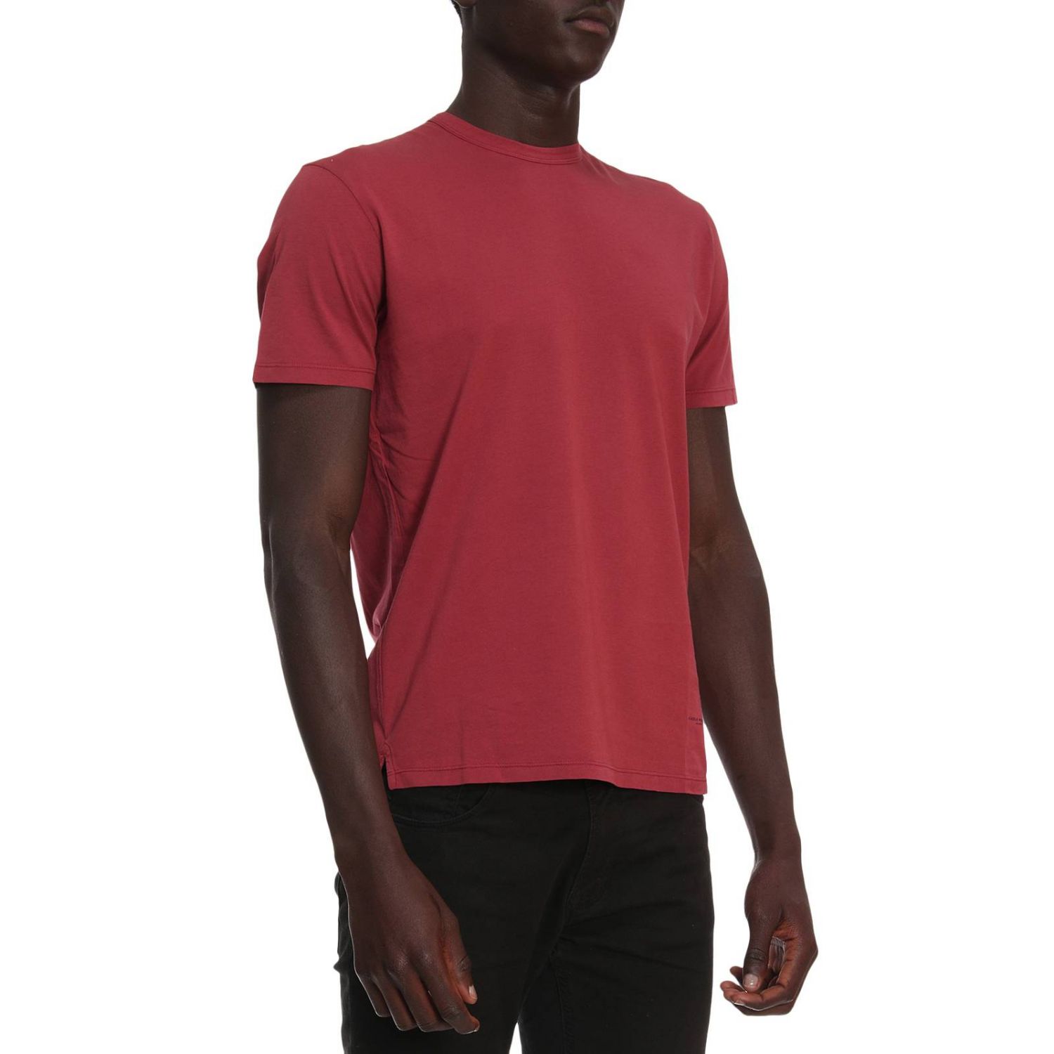 brick red t shirt
