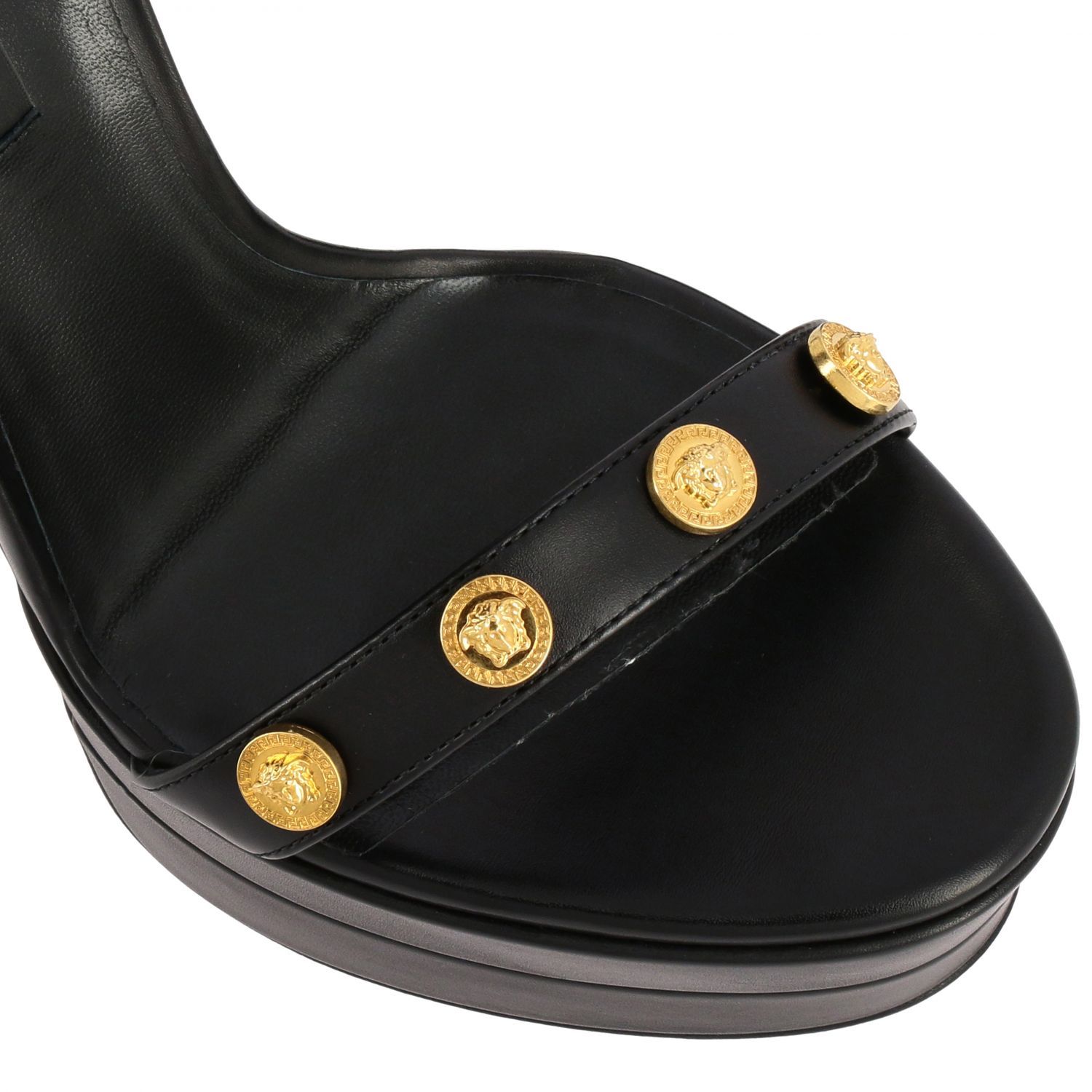 Босоножки на каблуке Versace: Обувь Женское Versace черный 4