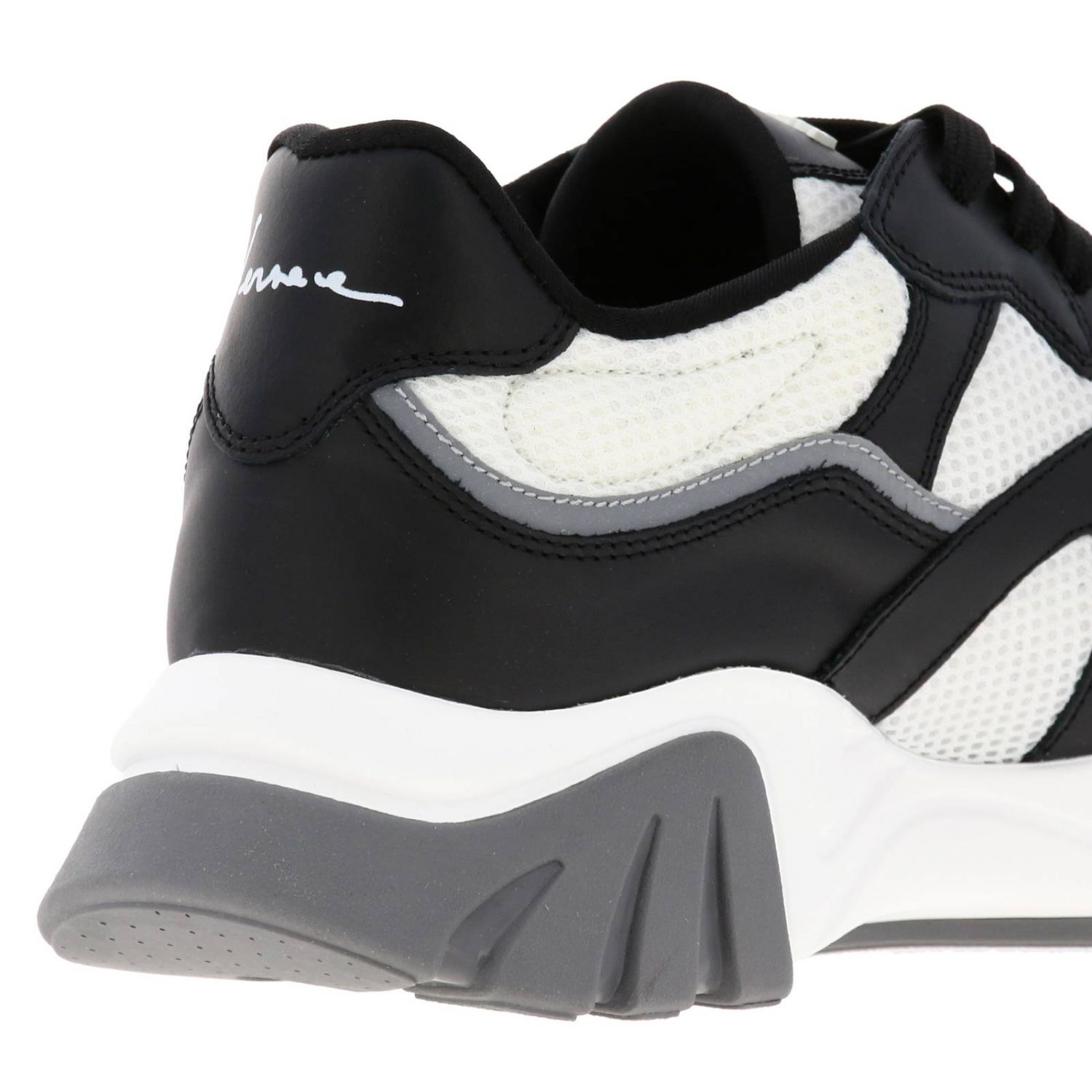 Versace Sneakers squalo Uomo DSU7703DVTE1GD01 Pelle 636€