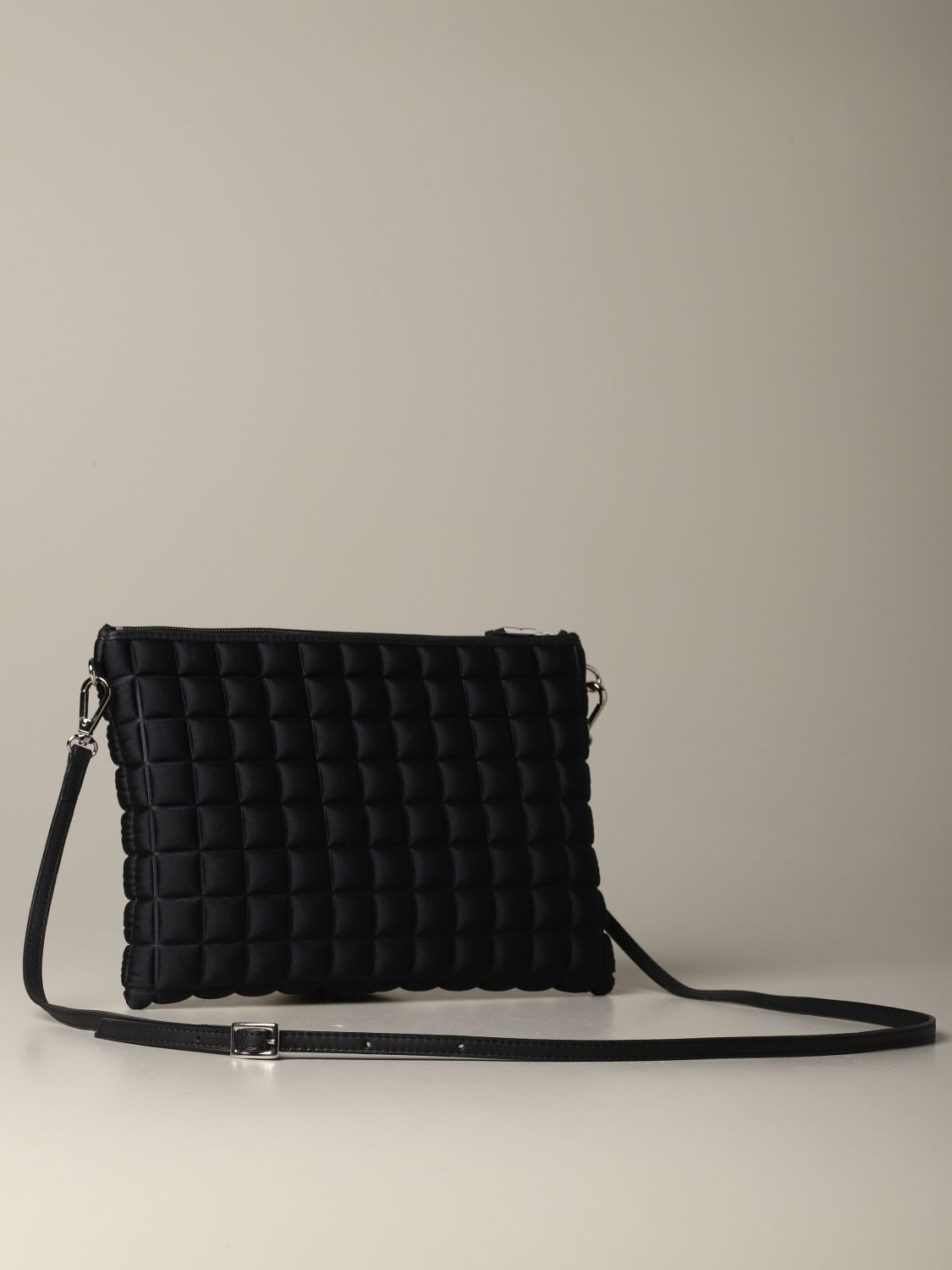 black shoulder clutch