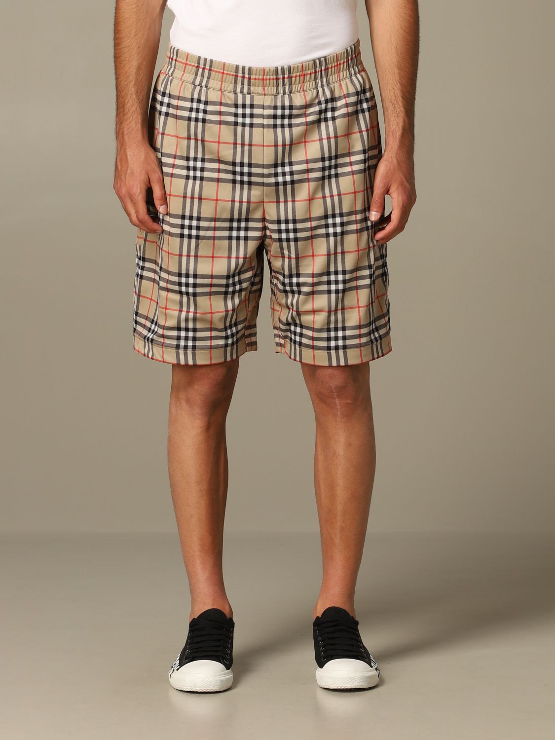Burberry Outlet: Bermuda shorts men - Beige | Short Burberry 8026469