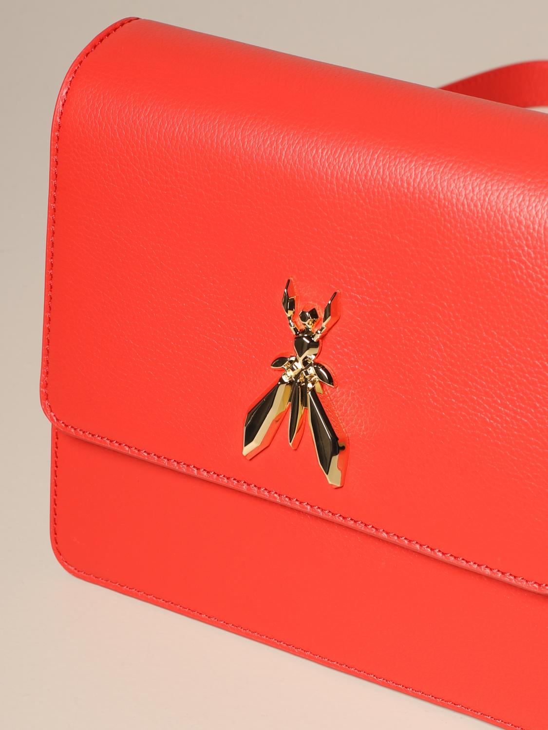 Patrizia Pepe Outlet: Borsa Fly in pelle martellata - Rosso | Borse A  Tracolla Patrizia Pepe 2V9796 A4U8 GIGLIO.COM