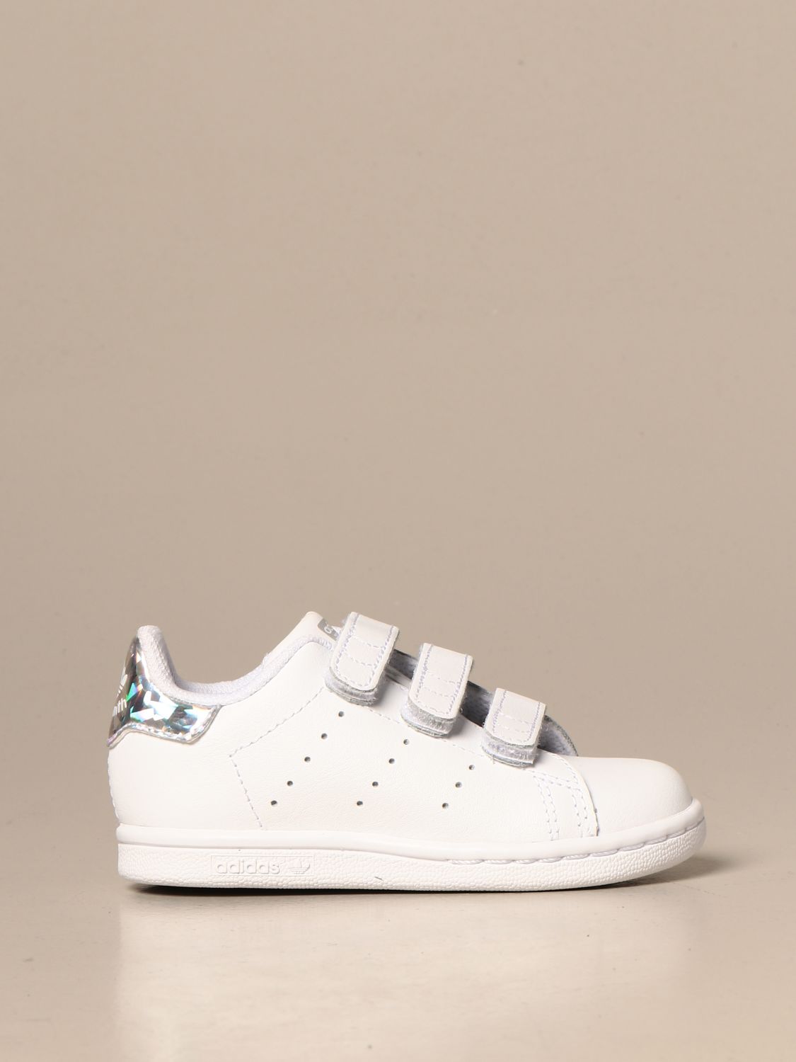 proporción Permeabilidad reducir Adidas Originals Outlet: Stan Smith CF leather sneakers - White | Adidas  Originals shoes EE8485 online on GIGLIO.COM
