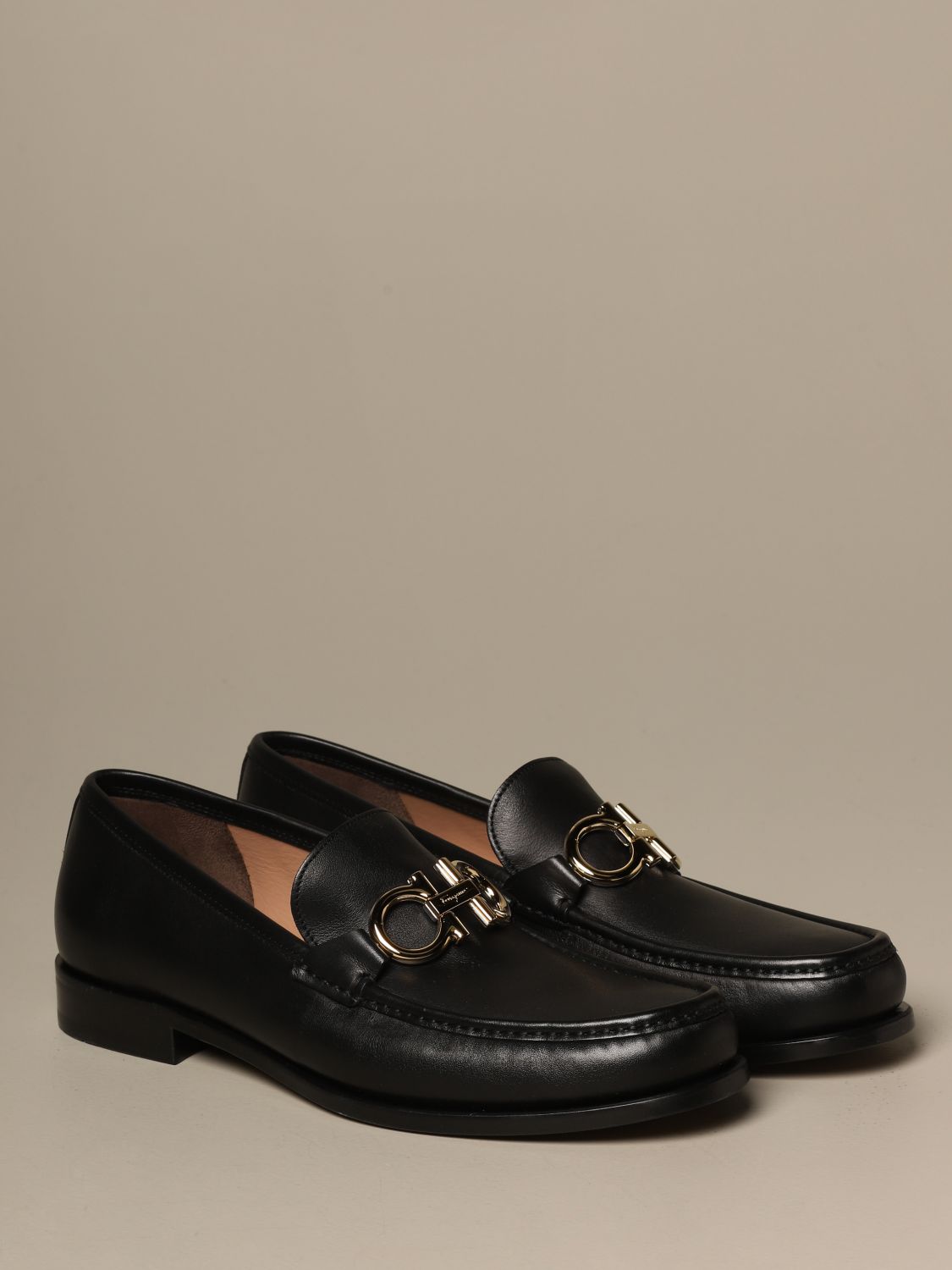 SALVATORE FERRAGAMO: Rolo leather loafer with Gancini clamp - Black ...