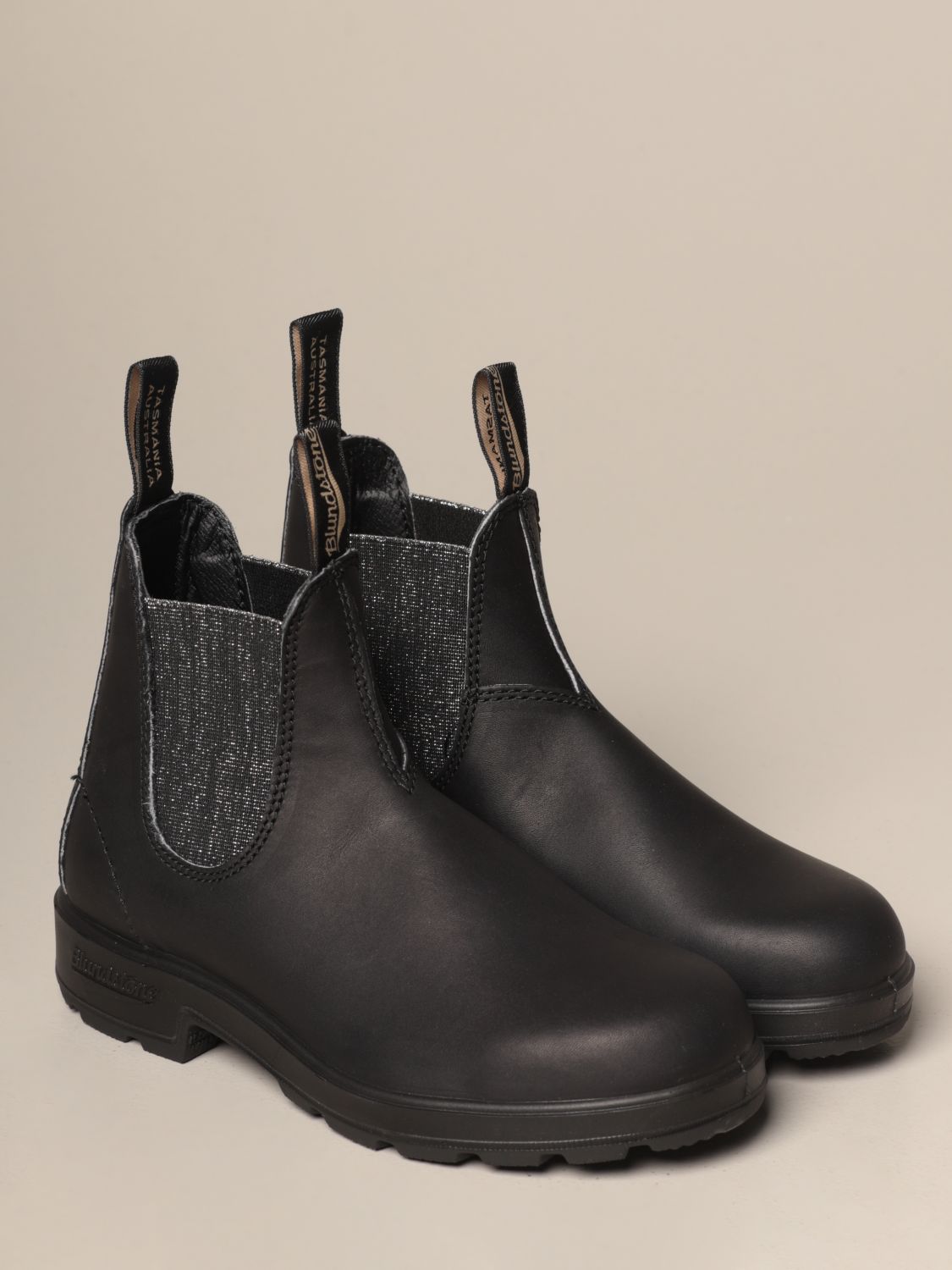 Blundstone Outlet: ankle boot in rubberized leather - Black | Flat ...