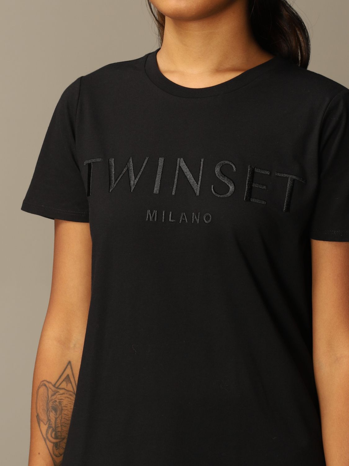 twin black t shirt