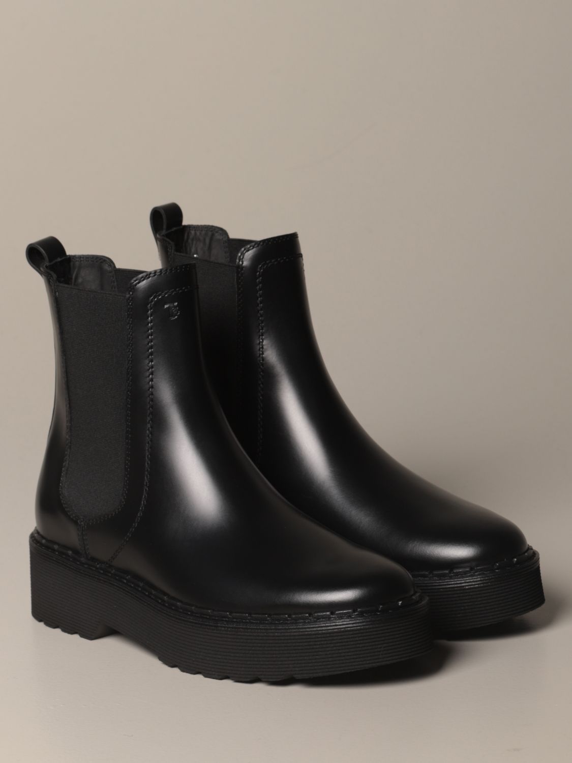 flat chelsea bootie