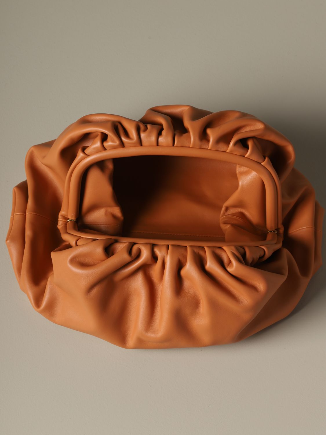 The pouch Bottega clutch in nappa leather Clutch Bottega