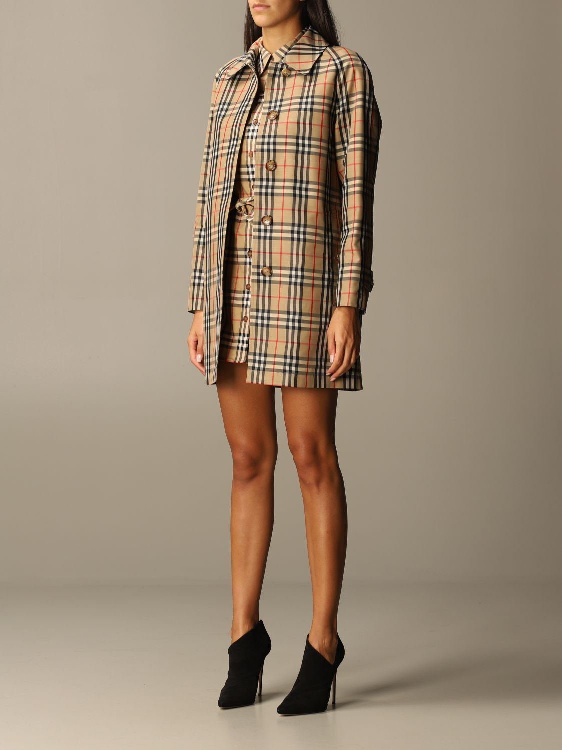 burberry outlet raincoat