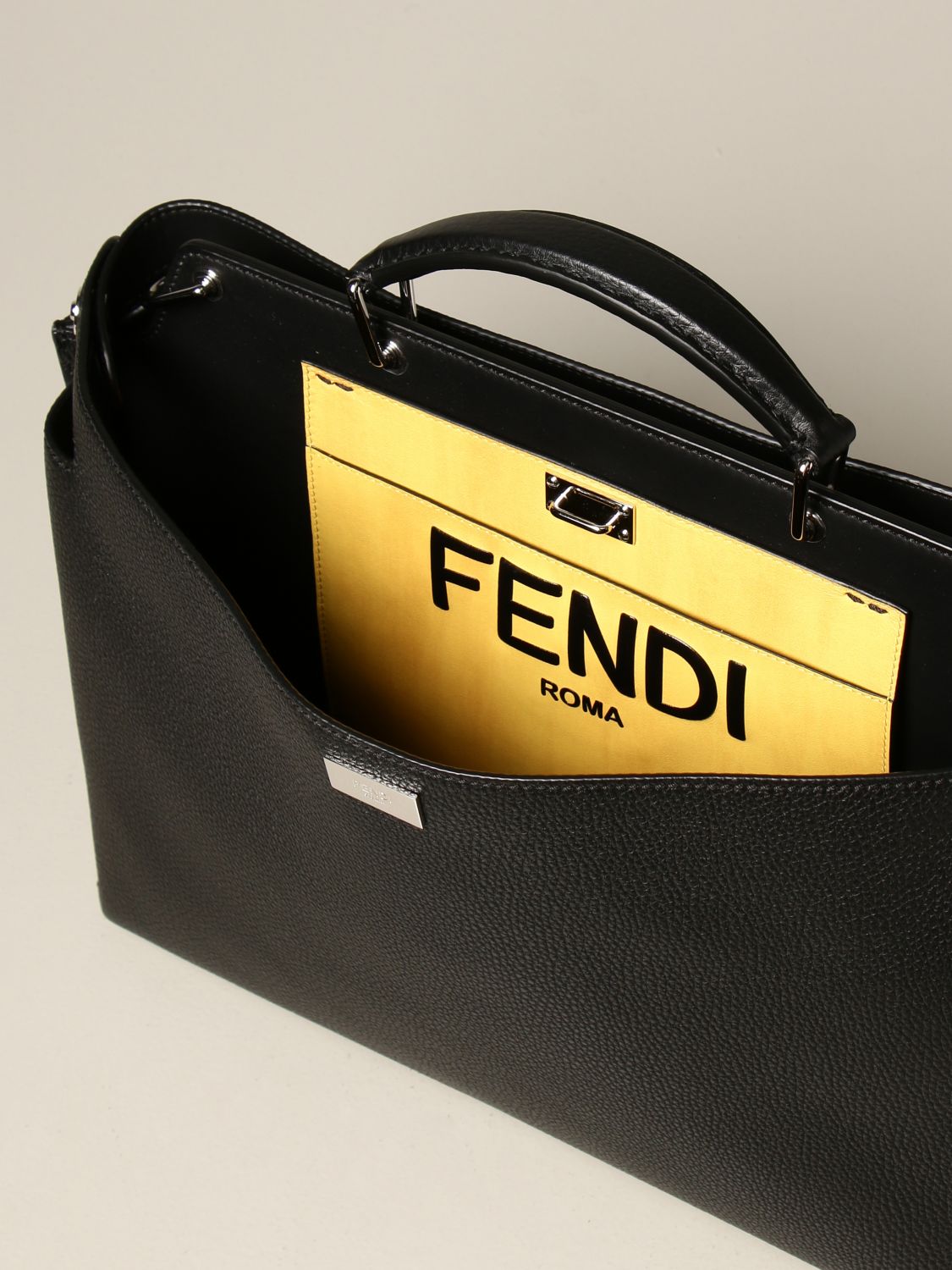fendi peekaboo iconic essential