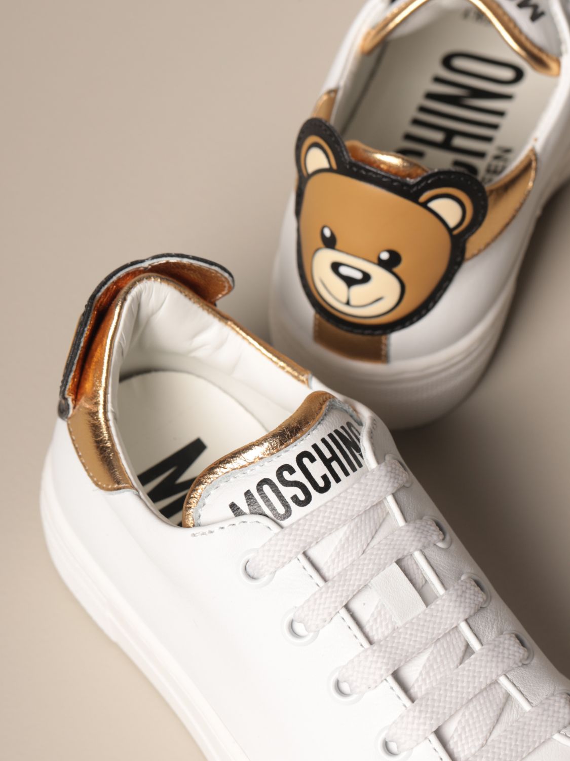 Sneakers Moschino Teen in pelle con tallone Teddy | Scarpe Moschino Teen  Bambino Bianco | Scarpe Moschino Teen 65689 Giglio IT