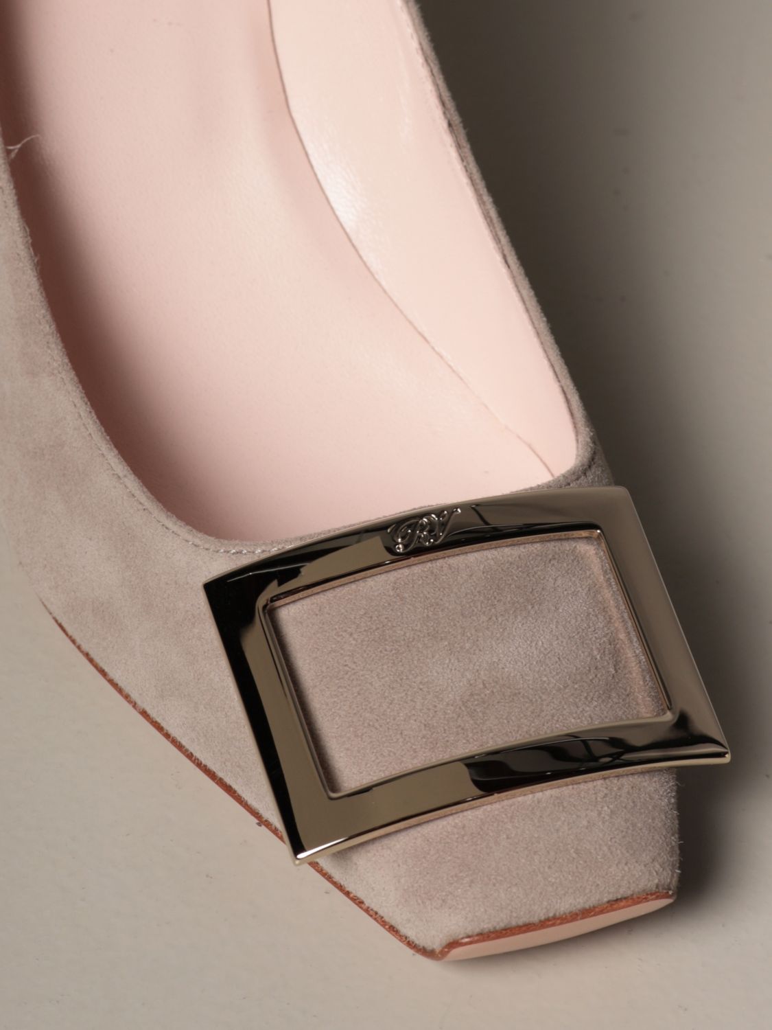 roger vivier taupe