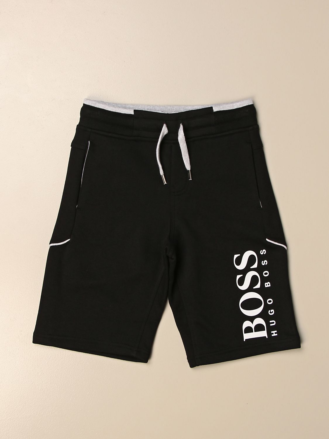 staart Kraan Veeg Hugo Boss Outlet: jogging shorts with logo - Black | Hugo Boss shorts  J24M28 online on GIGLIO.COM