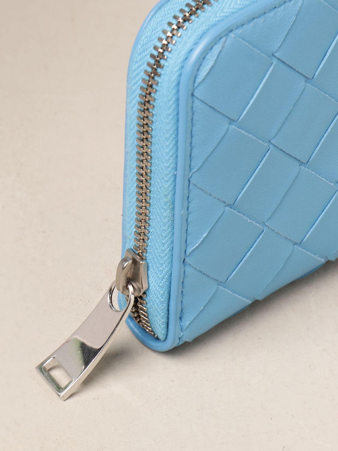BOTTEGA VENETA: mini continental wallet in woven leather - Gnawed Blue ...
