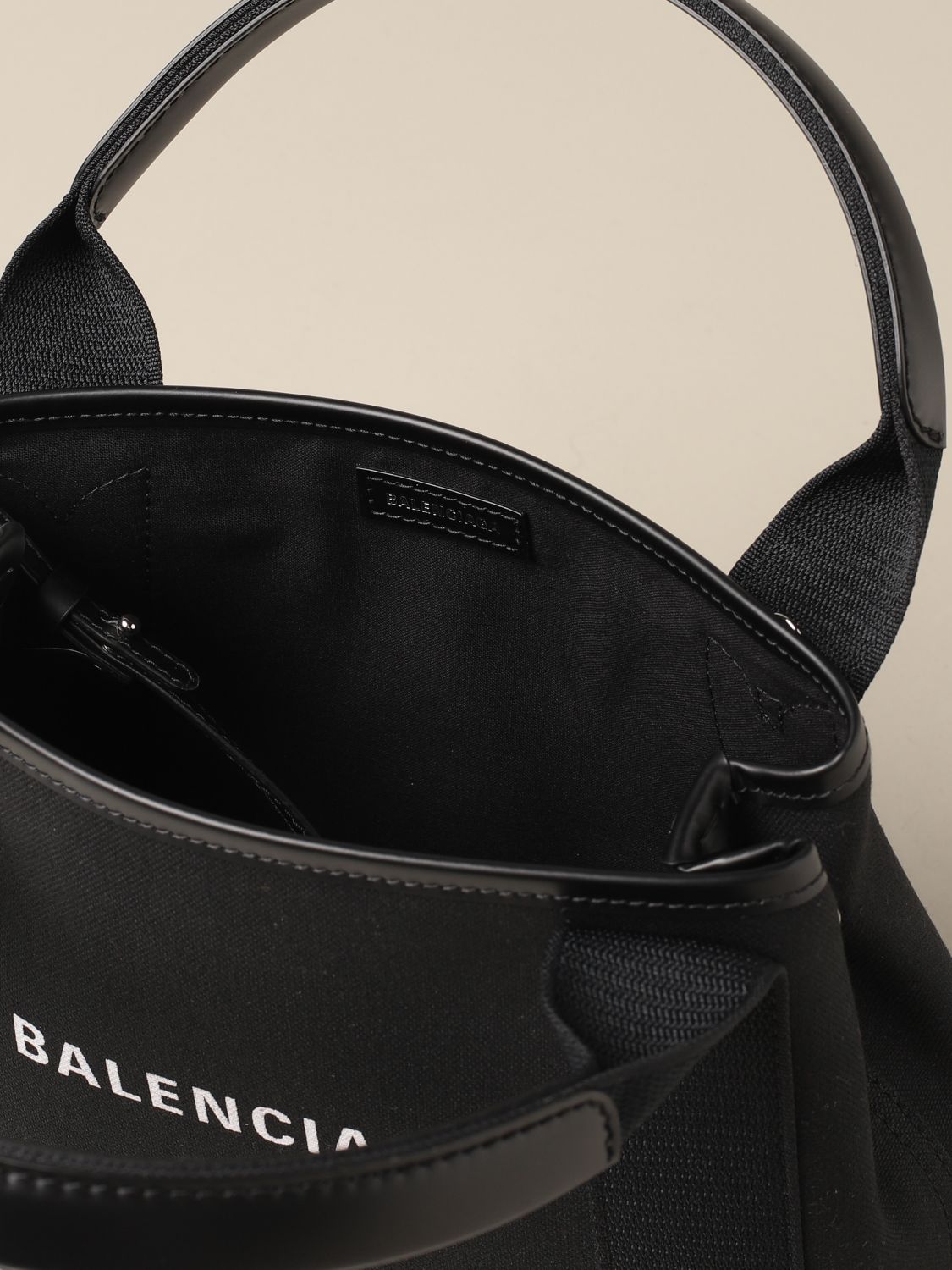 素晴らしい品質の-Balenciaga -• BALENCIAGA バレンシアガ ネイビー
