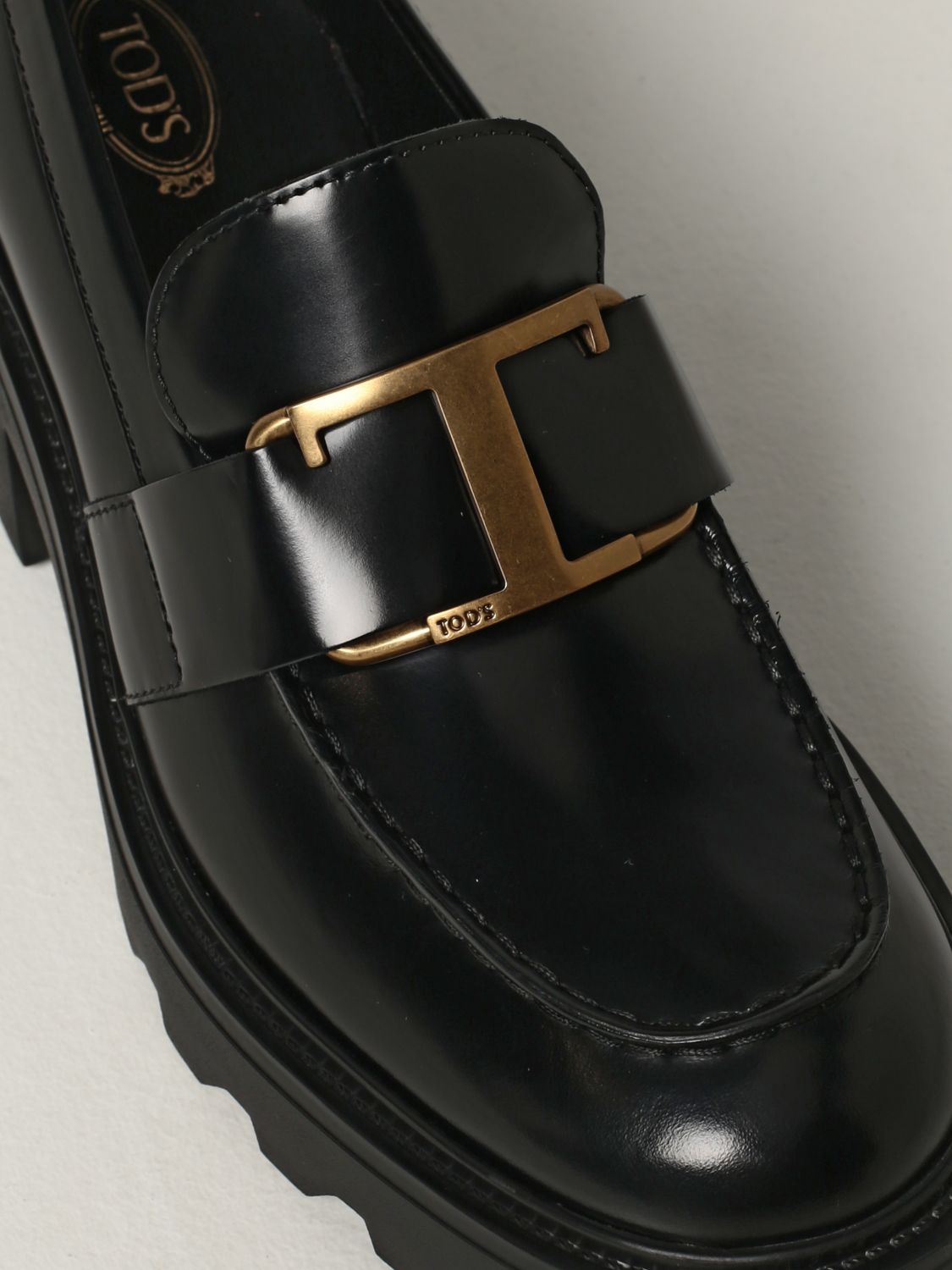 Loafers xxw08j0gf80 sha Tods en coloris Noir Femme Chaussures Chaussures plates Souliers et mocassins 