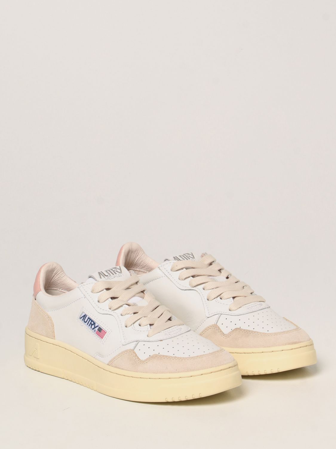 AUTRY: sneakers in leather and suede - White | Sneakers Autry AULWLS37 ...