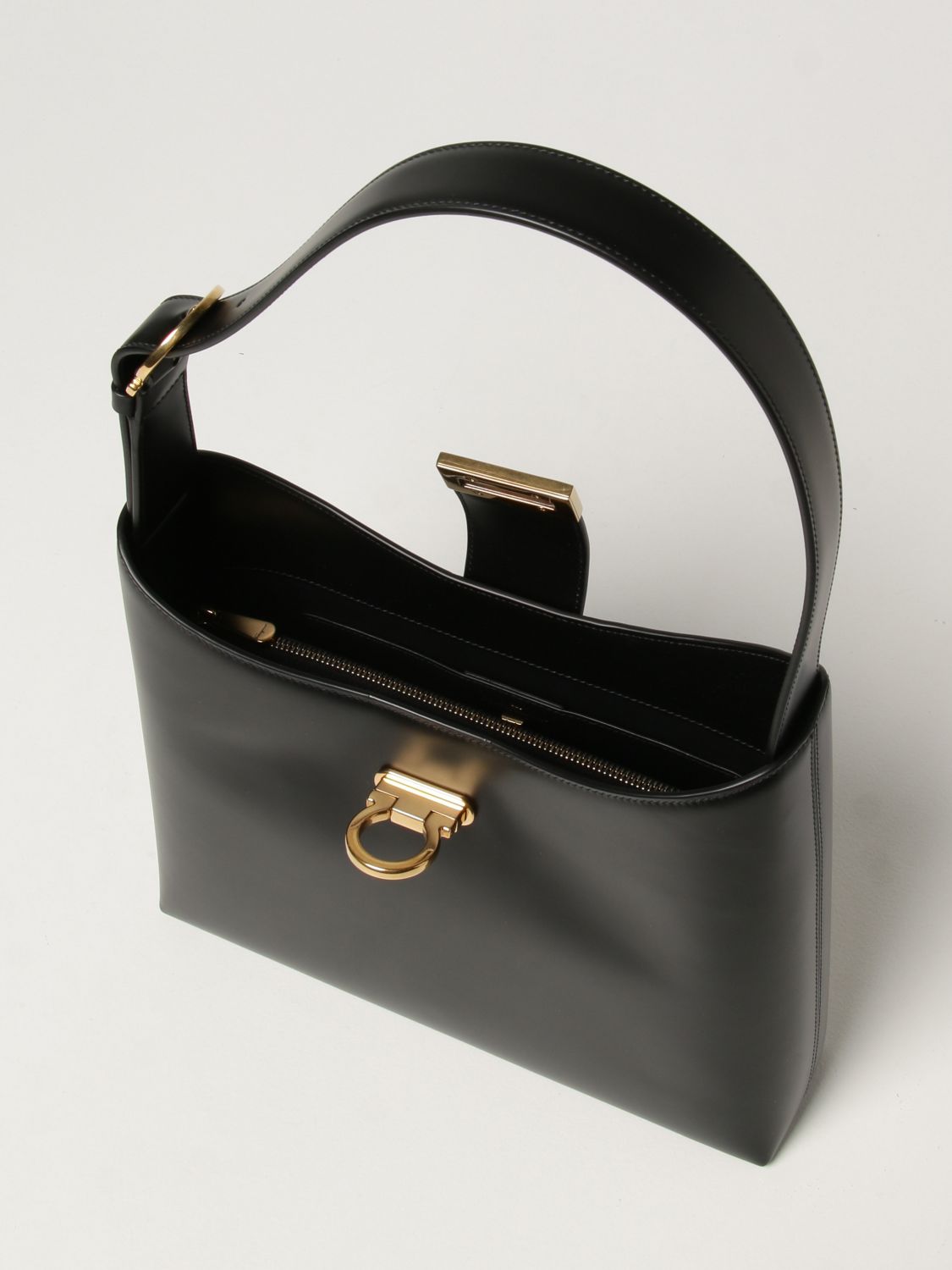 Shoulder bag Salvatore Ferragamo: Siena Salvatore Ferragamo leather shoulder bag black 5