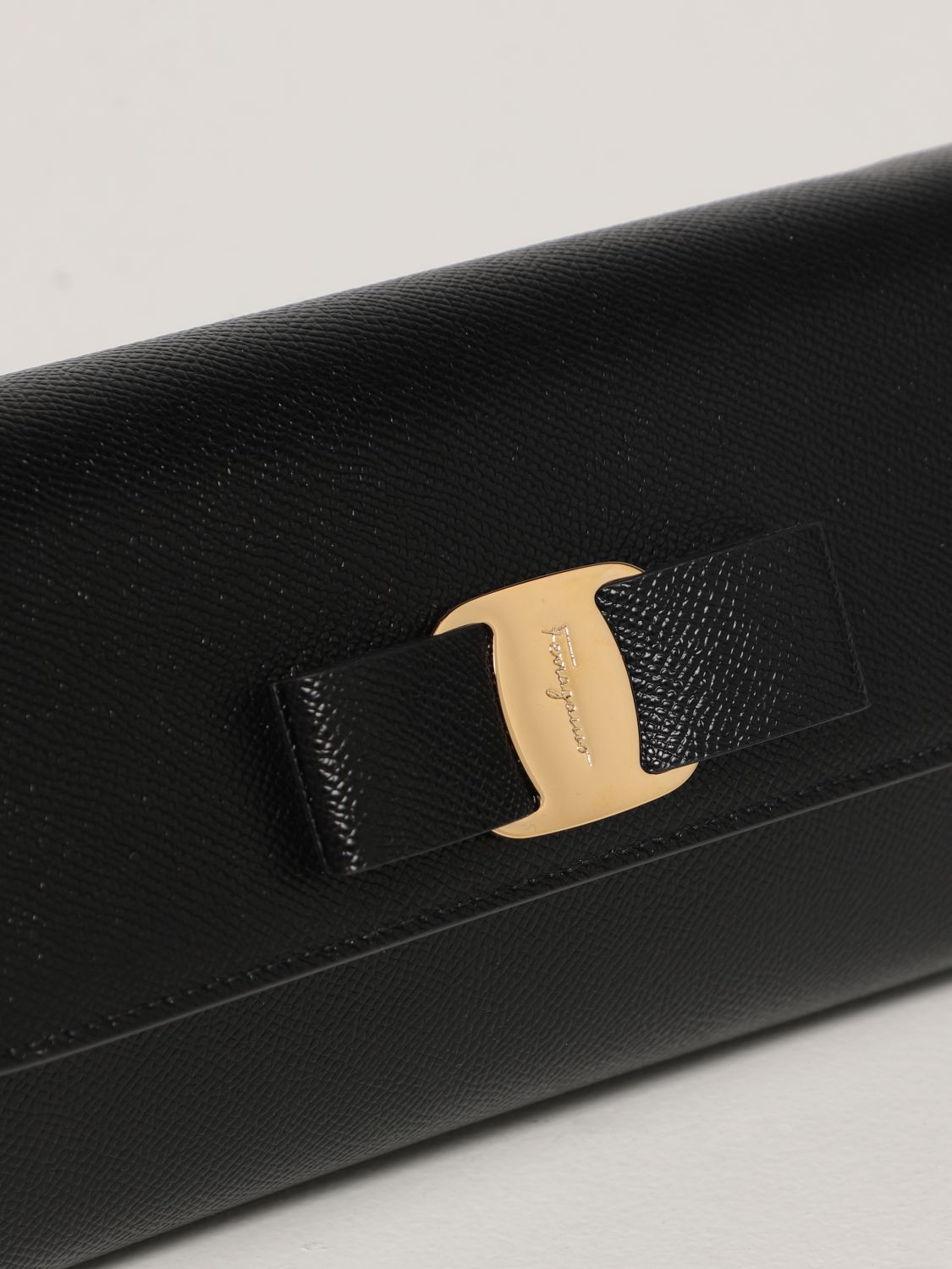 Crossbody bags Salvatore Ferragamo: Salvatore Ferragamo bag in grained leather with Vara bow black 4
