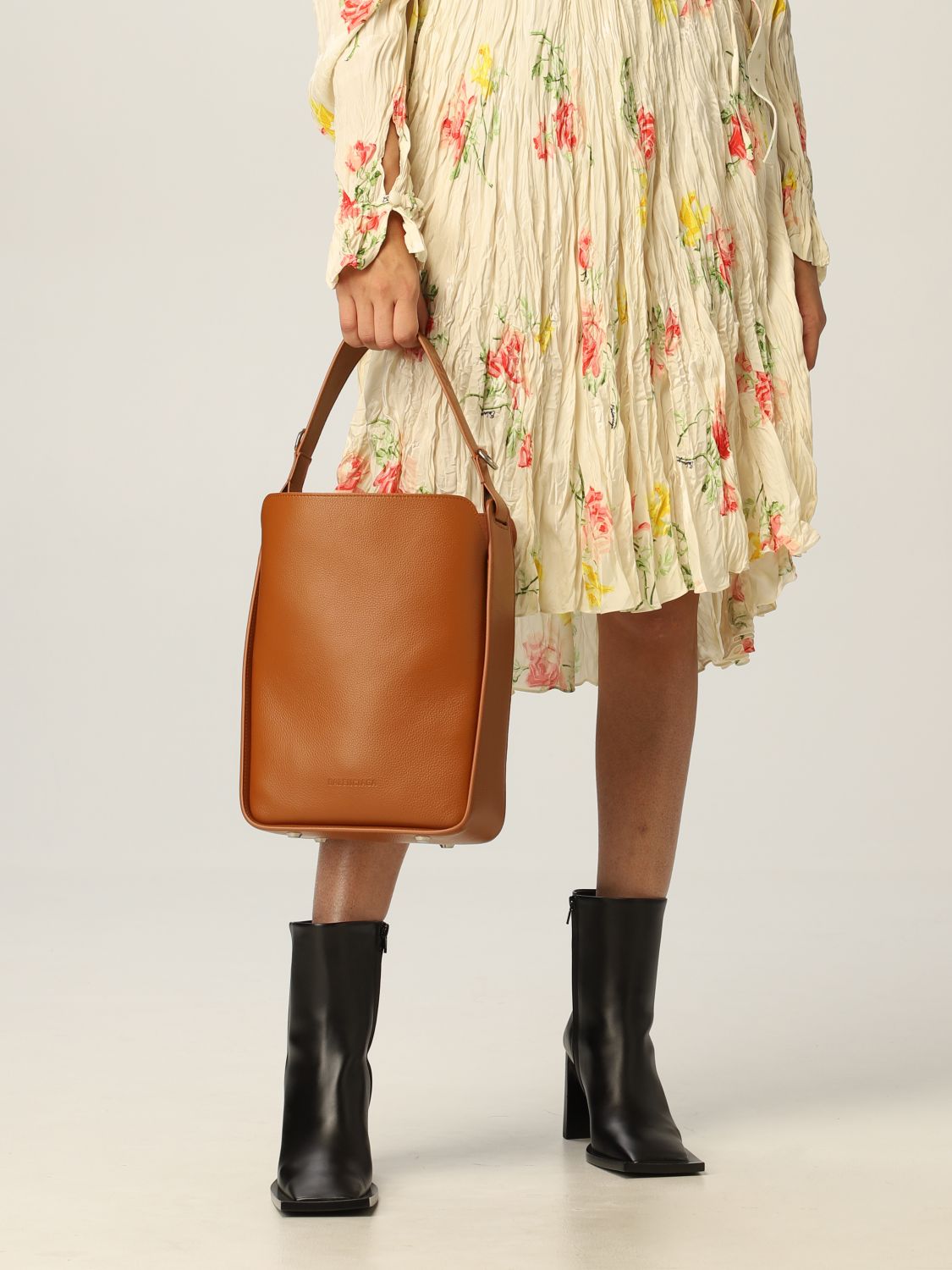 Handbag Balenciaga: Balenciaga N-S S Tote bag in grained leather camel 2