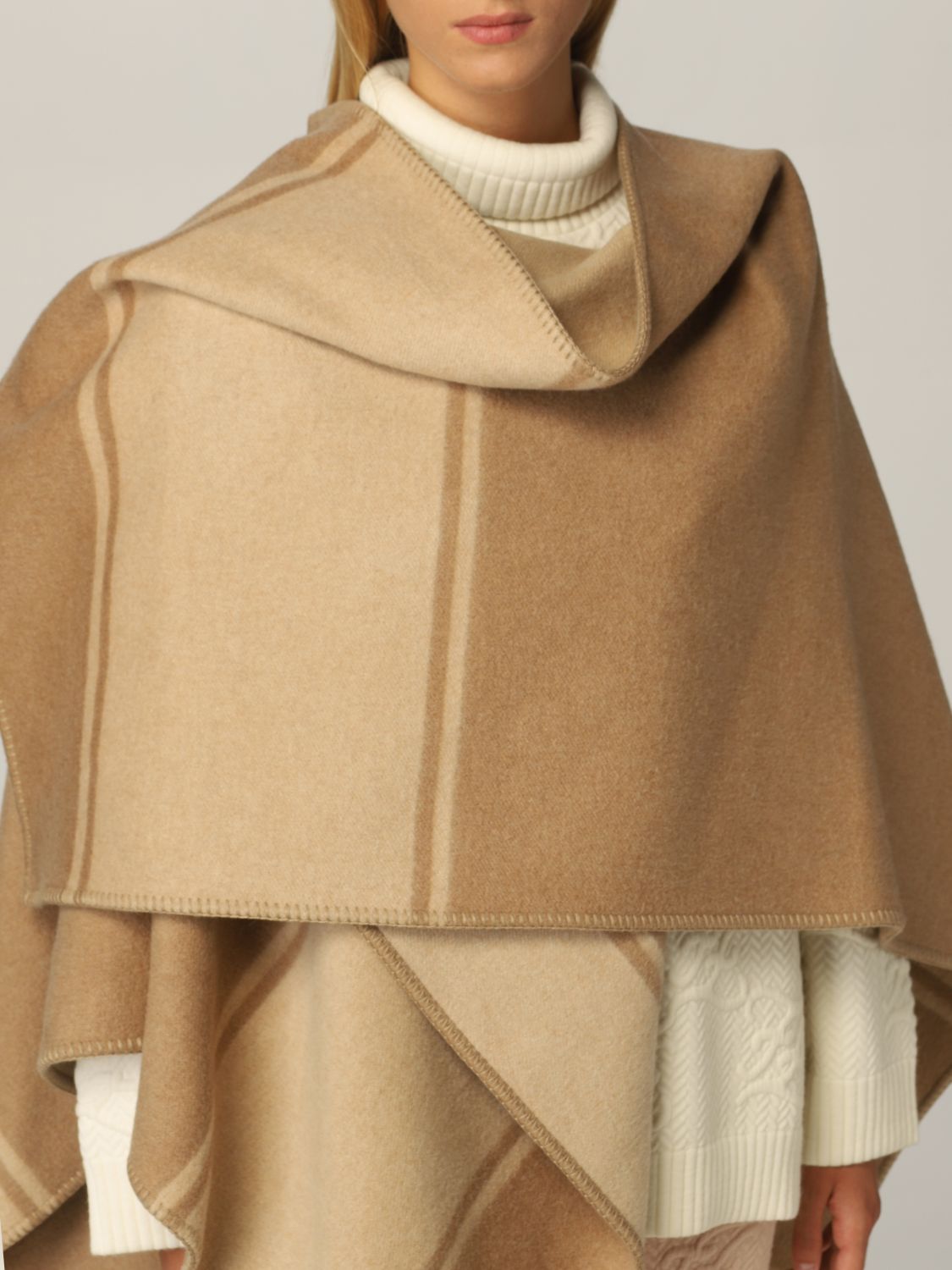 Cloak Fendi: Fendi cape in wool and cashmere camel 5