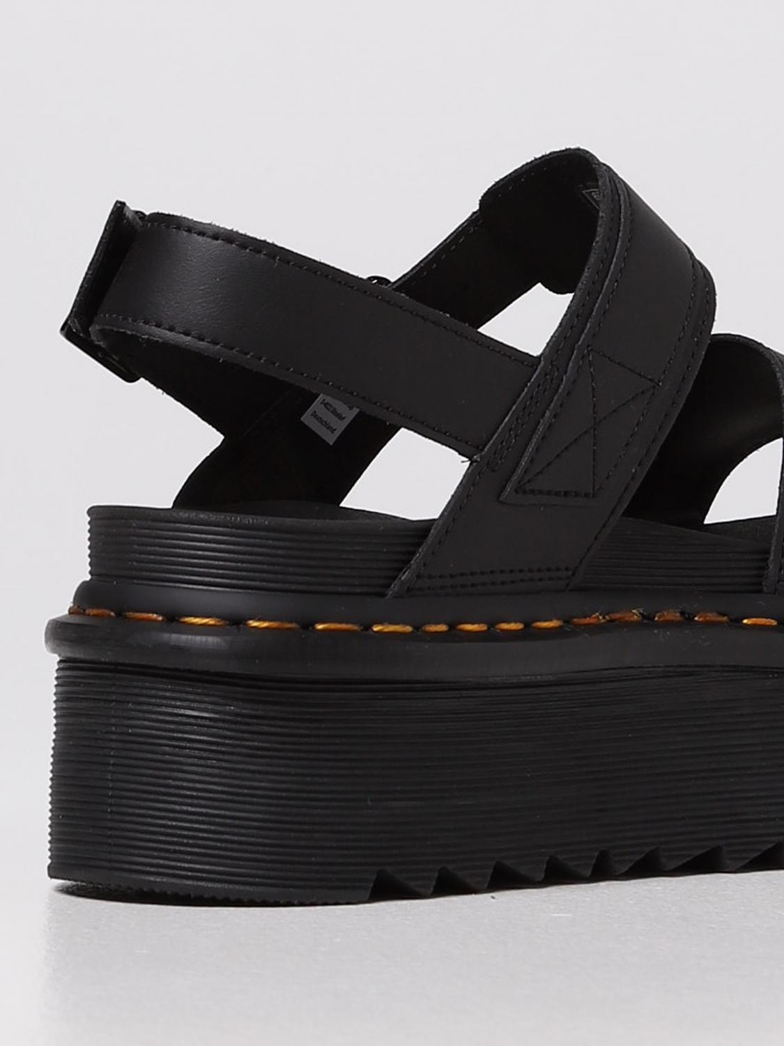 DR. MARTENS: Sandalo Voss Quad in pelle gommata - Nero | Scarpe Con Zeppa Dr.  Martens 26725001 GIGLIO.COM