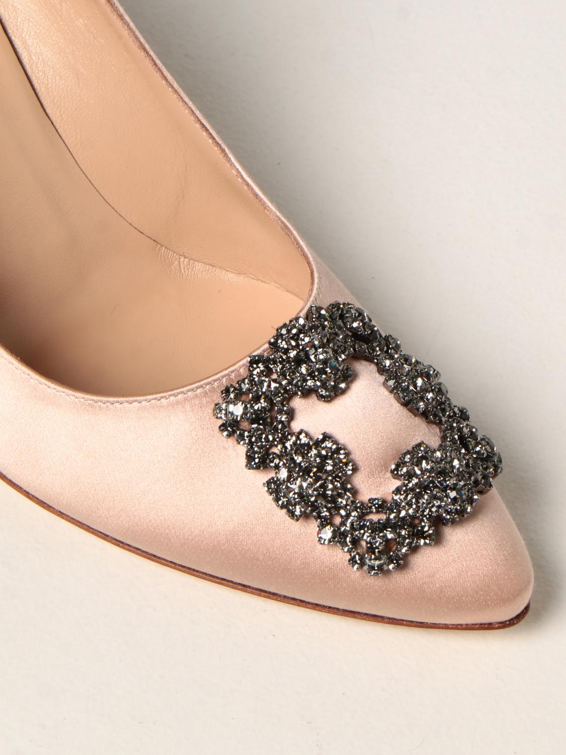 MANOLO BLAHNIK: Hangisi satin pumps 