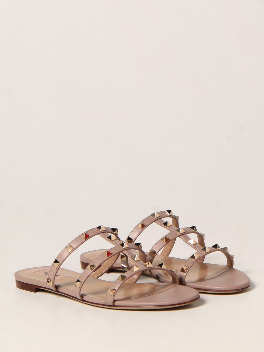 VALENTINO GARAVANI: Sandalo Rockstud in pelle con borchie - Cipria | Sandali  Bassi Valentino Garavani XW2S0C49VOD GIGLIO.COM