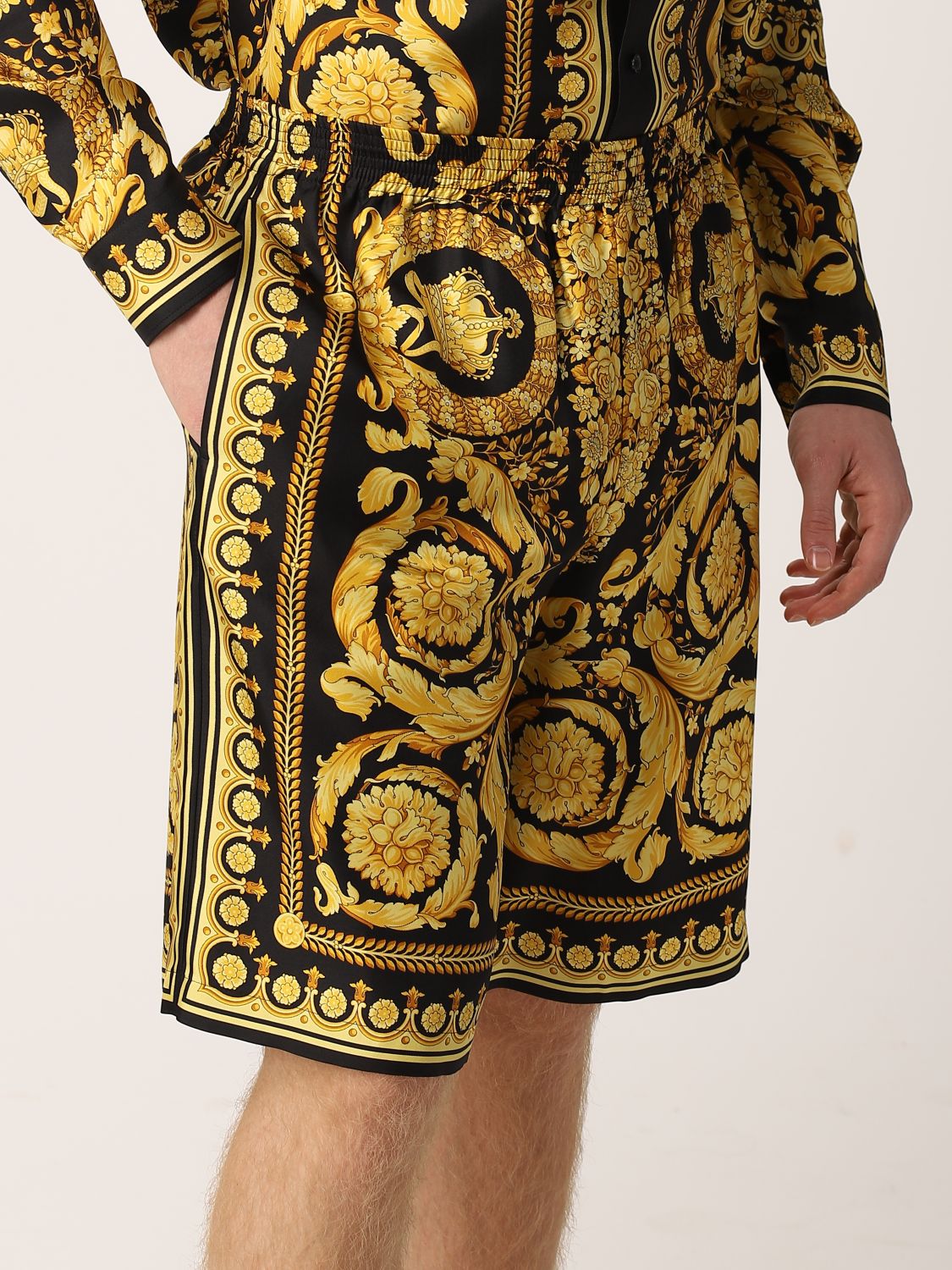 Short Versace: Versace shorts with baroque print black 5