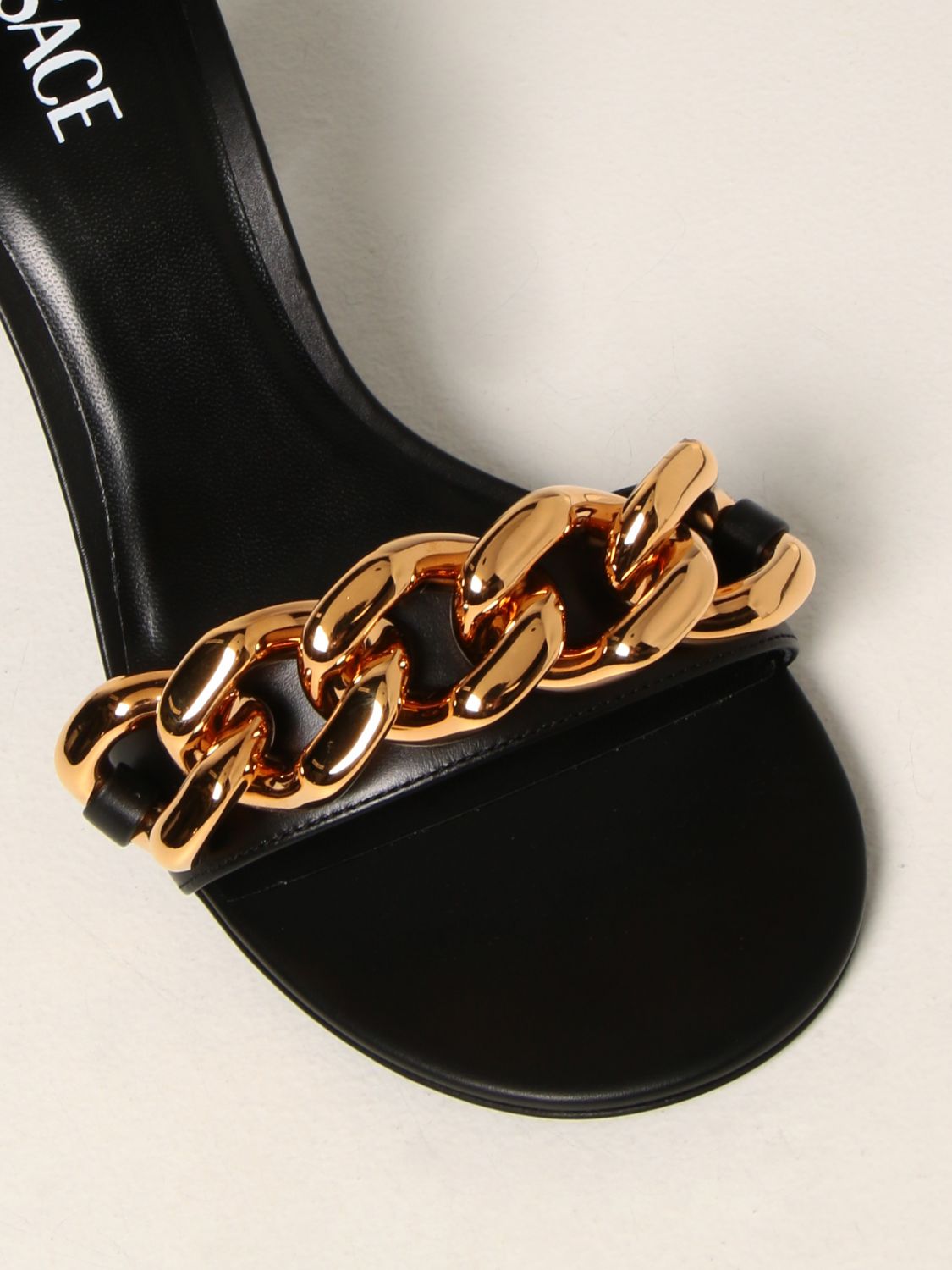 Босоножки на каблуке Versace: Босоножки на каблуке Versace для нее черный 4