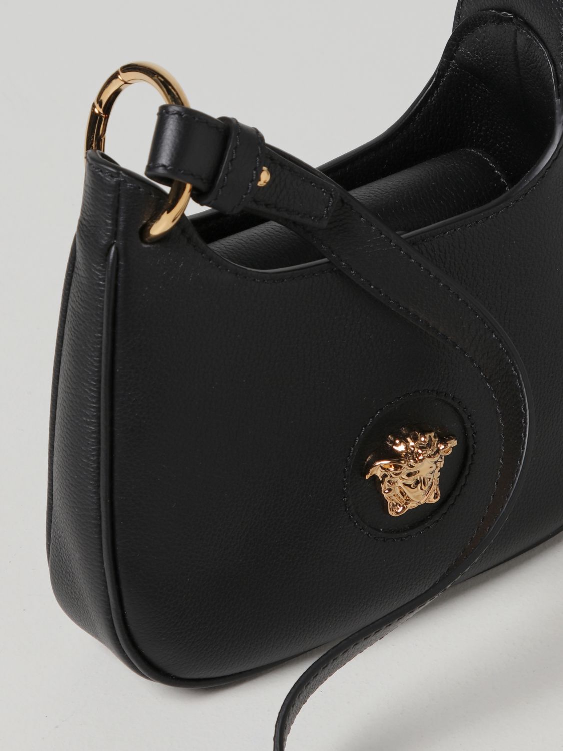 Наплечная сумка Versace: Наплечная сумка Versace для нее черный 4