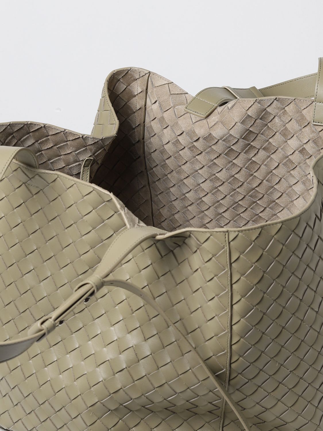 BOTTEGA VENETA: Cube tote in woven leather - Beige