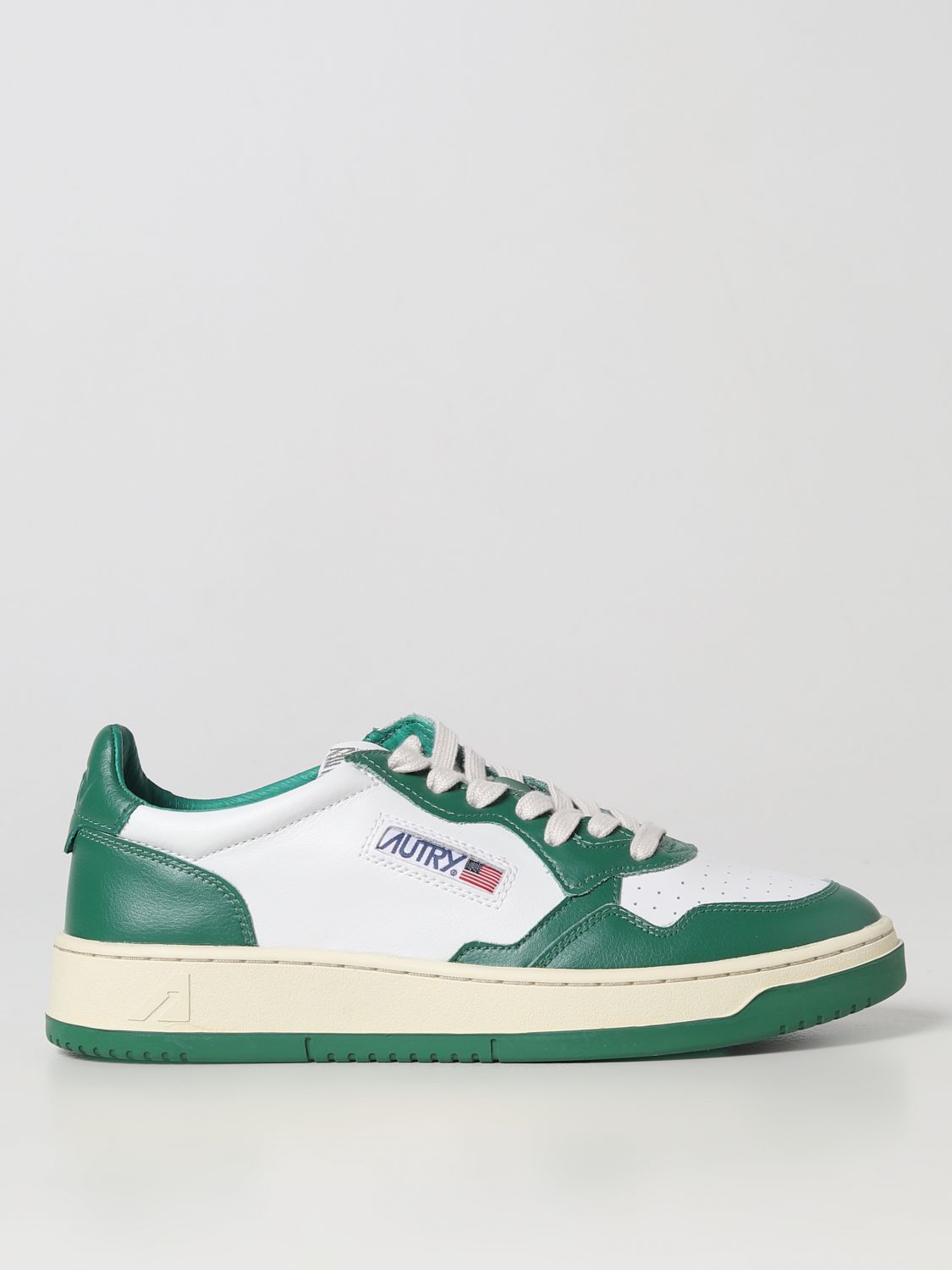 Shop Autry Medalist 01 Low Sneakers In Leather In Green