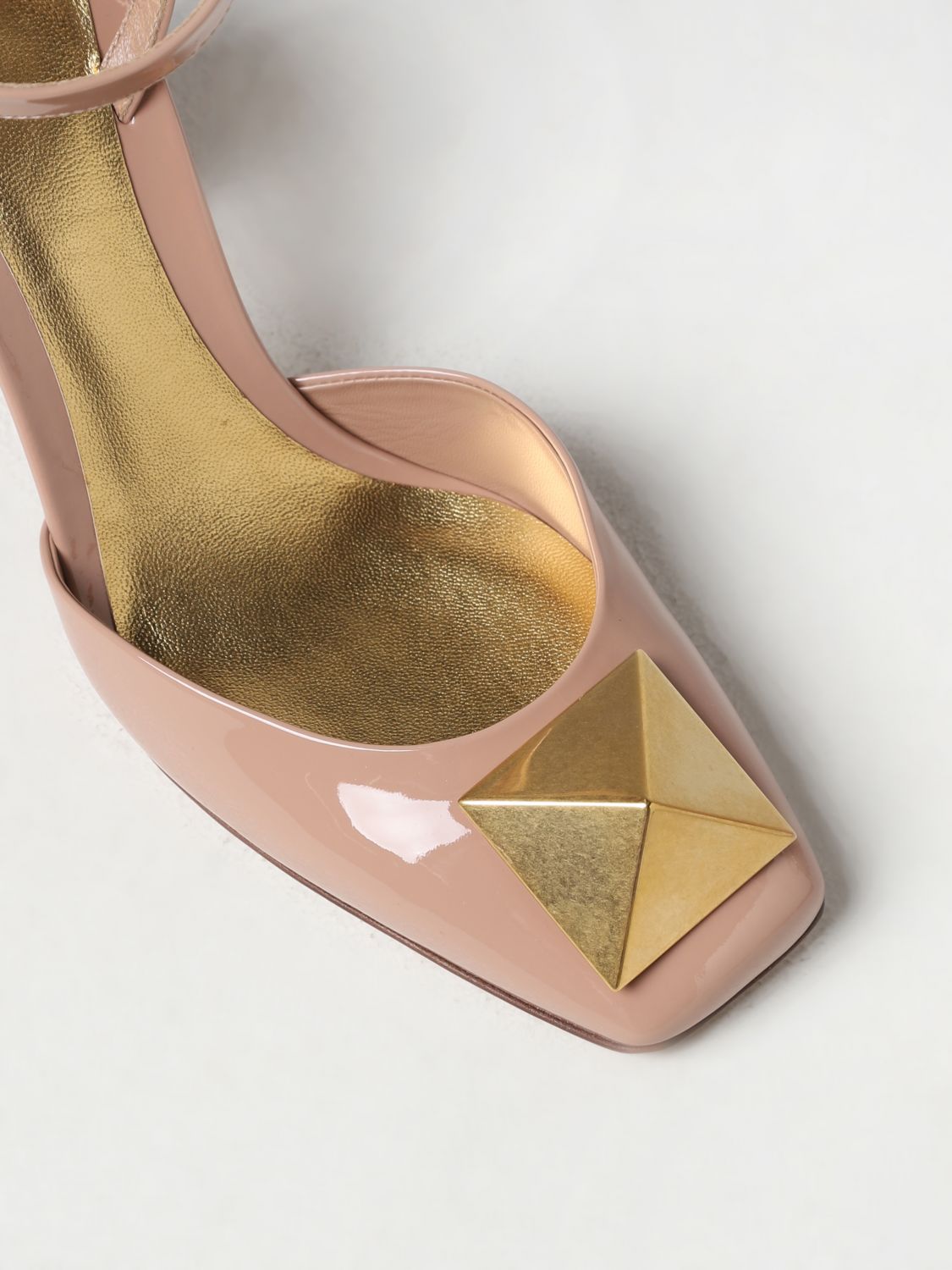 Kent gek geworden Beroep VALENTINO GARAVANI: high heel shoes for woman - Pink | Valentino Garavani  high heel shoes 2W2S0DT4LAF online on GIGLIO.COM