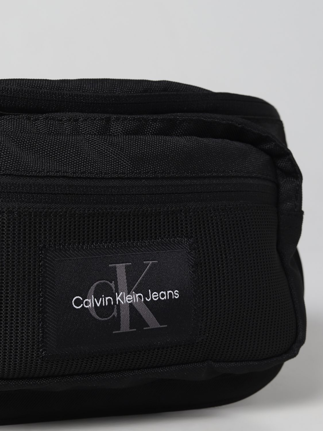 CALVIN KLEIN JEANS: Riñoneras Negro | RiÑOneras Calvin Klein Jeans K50K510090 línea GIGLIO.COM