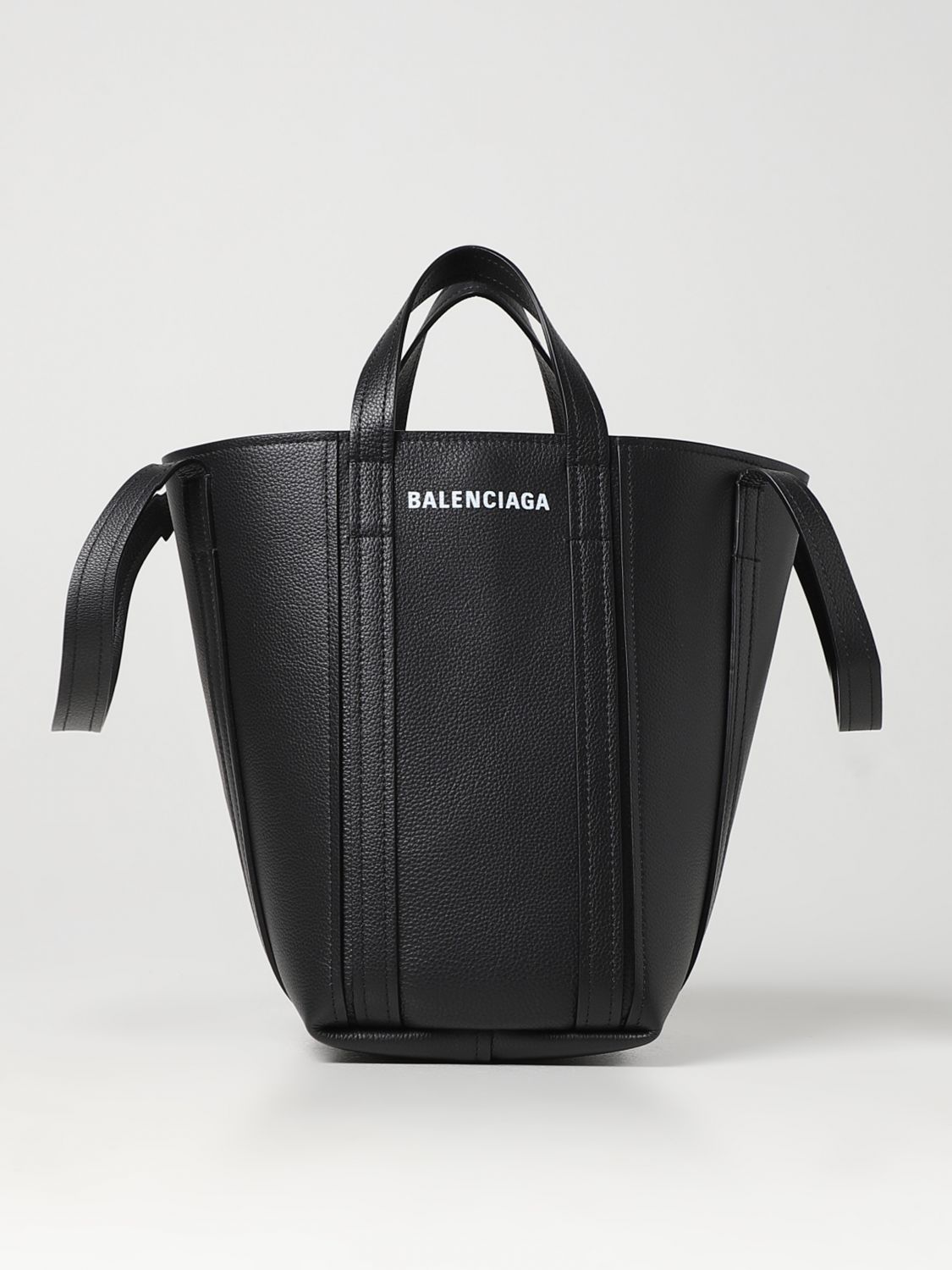 blur skepsis Understrege BALENCIAGA: Everyday 2.0 North-South bag in grained leather - Black |  Balenciaga shoulder bag 67279115YUN online on GIGLIO.COM