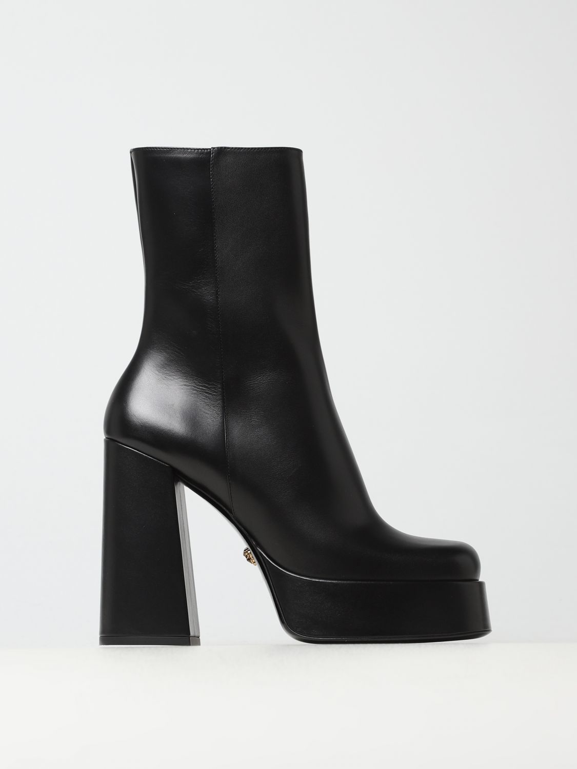 Versace Ankle Boots In Smooth Leather In Black