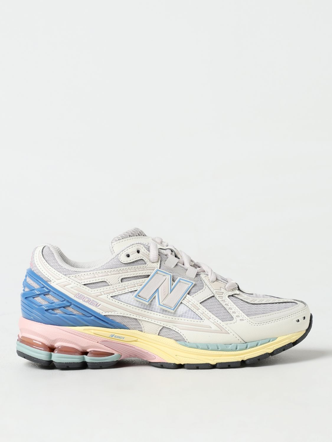 New Balance Trainers  Men In 白色