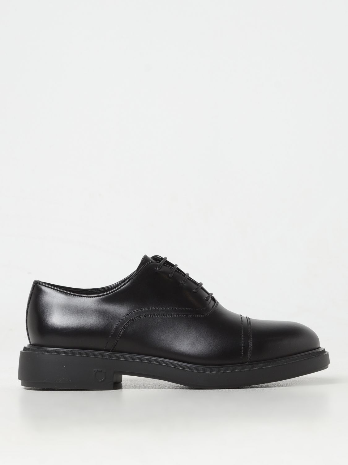 Ferragamo Brogue Shoes  Men Color Black In 黑色