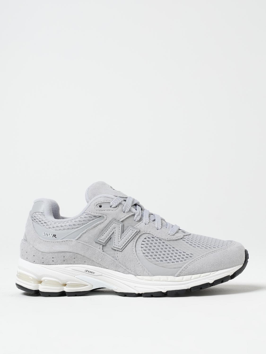 New Balance 2002 Panelled Mesh Sneakers In Grey