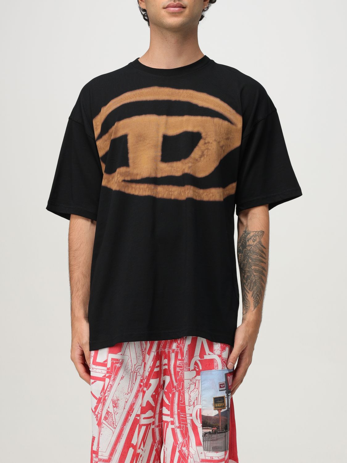 Diesel Men T-boxt-bleach T-shirt With Print In Black