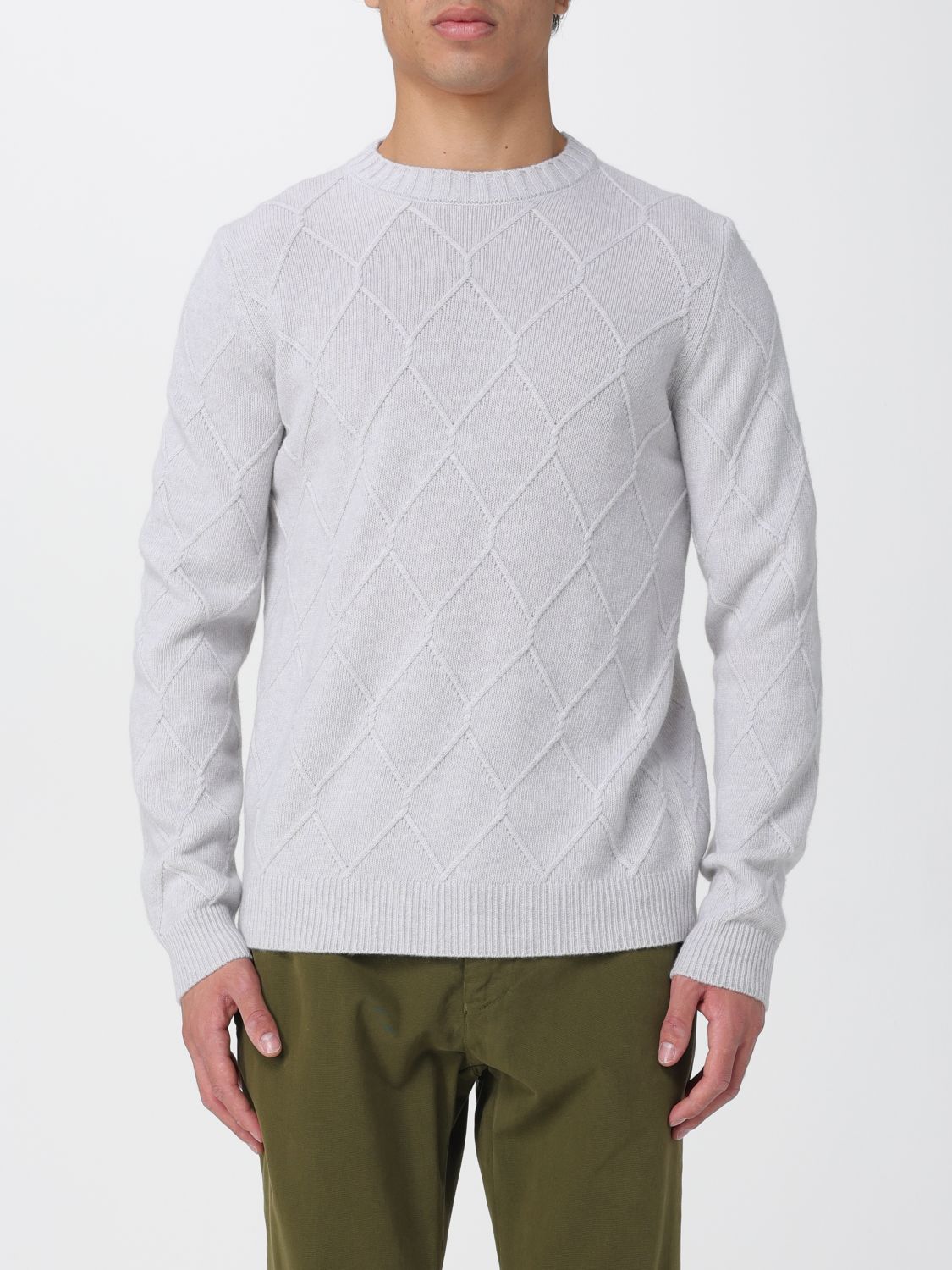 XC sweater for men color pearl
