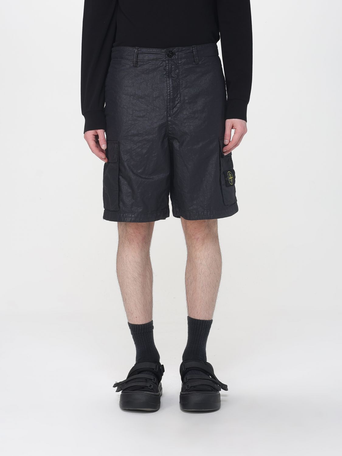 STONE ISLAND Shorts Men color Black　STONE ISLAND ショートパンツ メンズ カラー ブラック STONE