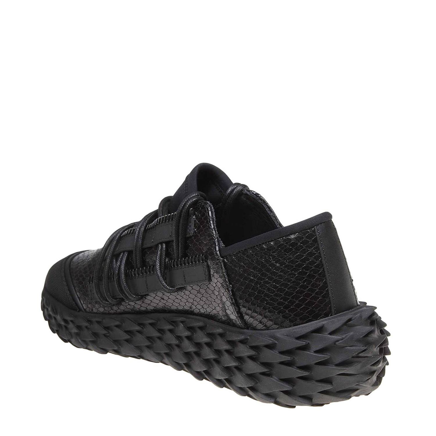 giuseppe trainers