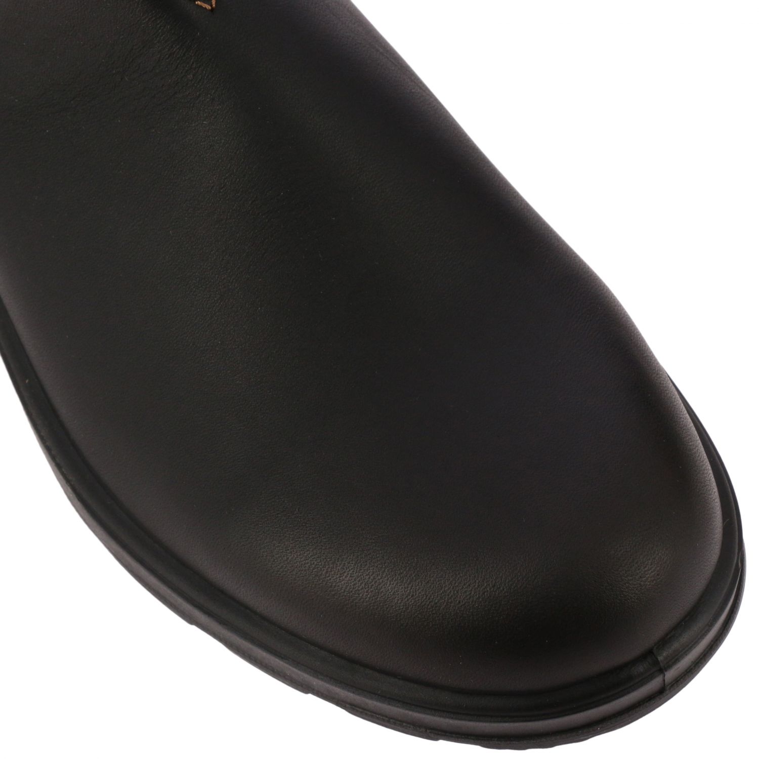 blundstone slip on